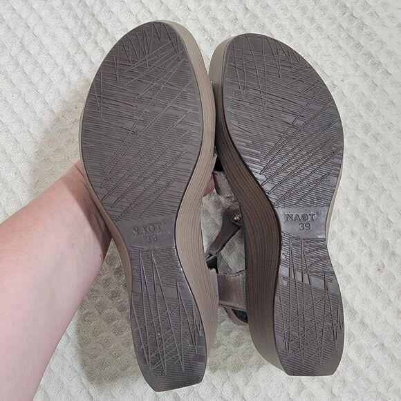 Naot Flirt Wedge Sandals Woman's EU 39 US 8-8.5 Shoes Rose Gold Brass Metallic - Picture 16 of 16